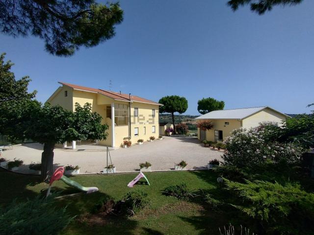 Casa in vendita a Contrada San Savino, Marche