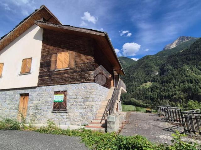 Casa in vendita a Valpelline, Aosta