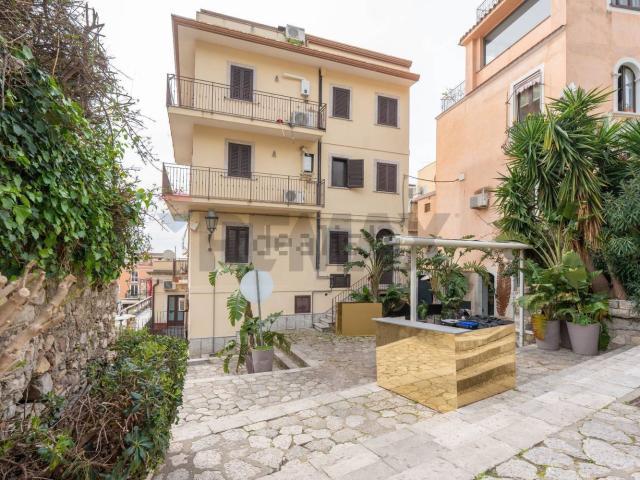 Casa in vendita a Taormina, Sicilia