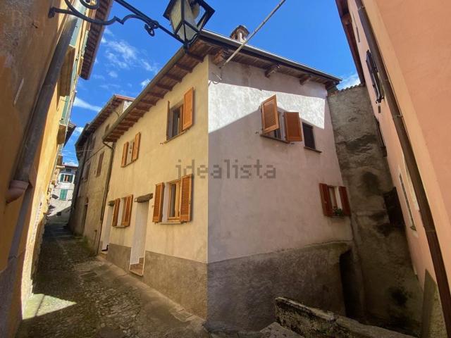 Casa in vendita a Valsolda, Lombardia
