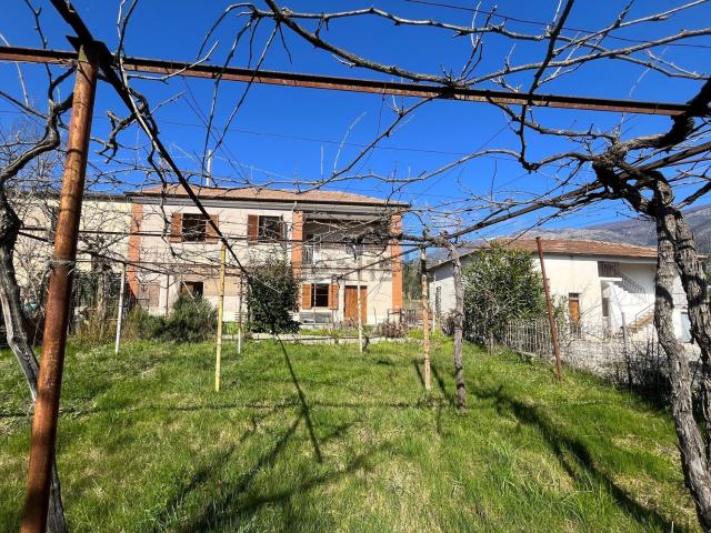 Casa in vendita a Alvito, Lazio