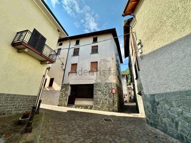 Casa in vendita a Cortenova, Lombardia