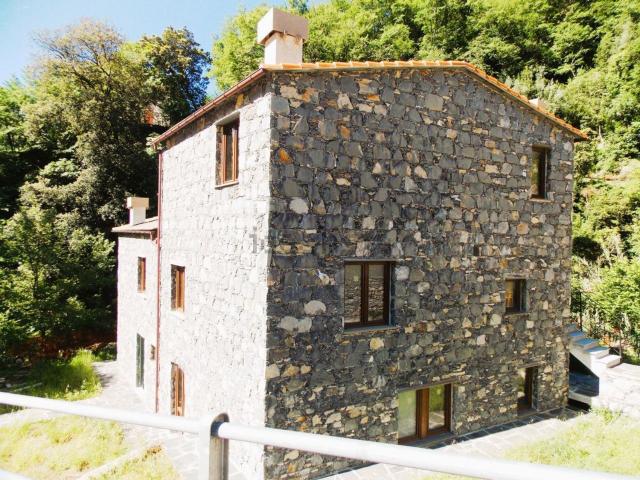 Casa in vendita a Avegno