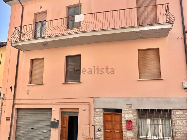 Casa in vendita a Gualdo Tadino, Umbria