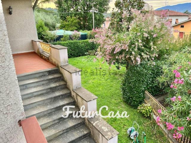 Casa in vendita a San Salvatore, Montecarlo