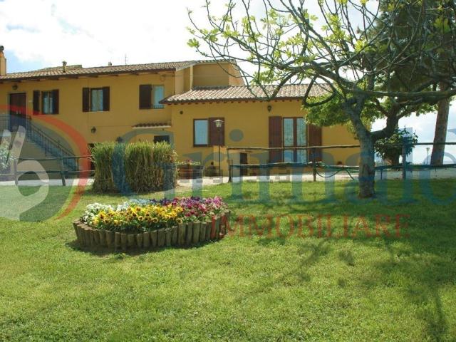 Casa in vendita a Deruta, Umbria