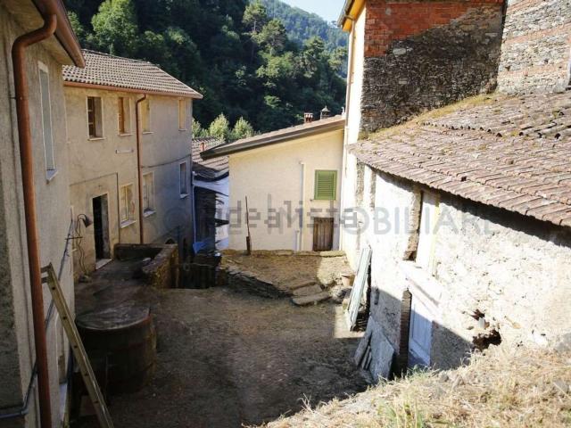 Casa in vendita a Corsanico, Montignoso