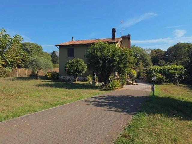 Casa in vendita a San Bartolomeo, Cave