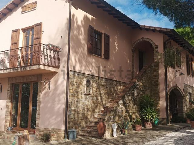 Casa in vendita a Palazzo, Assisi