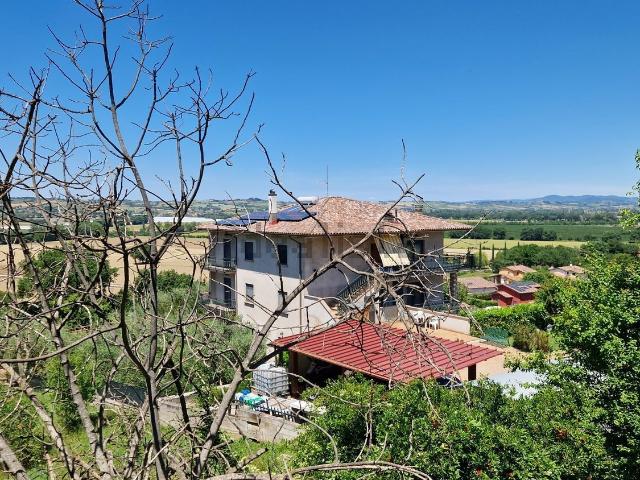 Casa in vendita a Deruta, Umbria