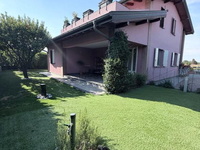 Casa in vendita a Crocetta, Parma