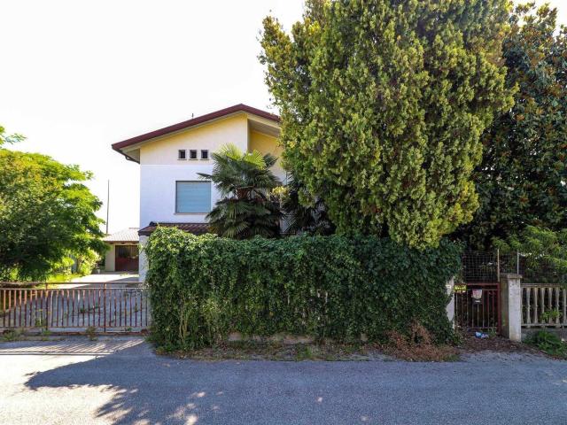 Casa in vendita a Gruaro, Veneto