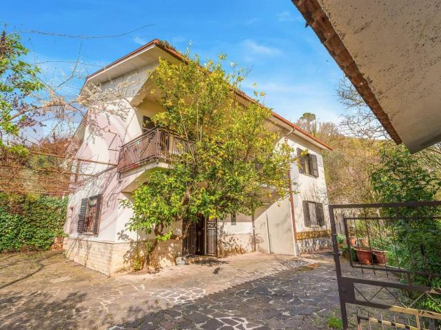 Casa in vendita a Falvaterra, Lazio