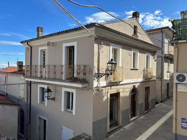Casa in vendita a Unione dei comuni Terre dei Peligni, Roccacasale
