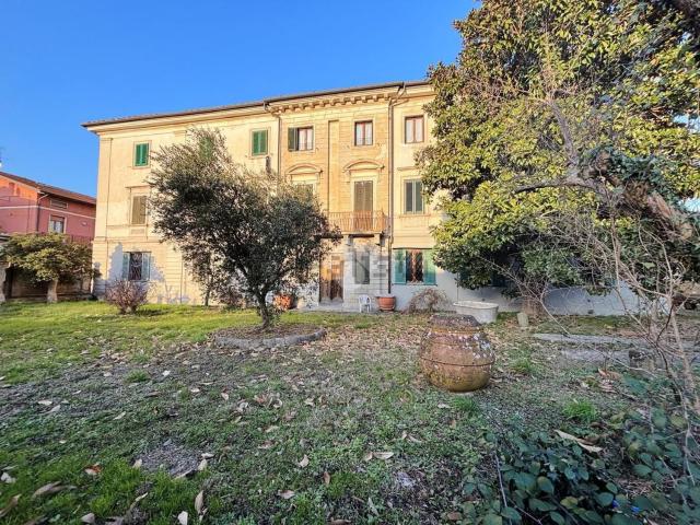Casa in vendita a Agliana, Toscana