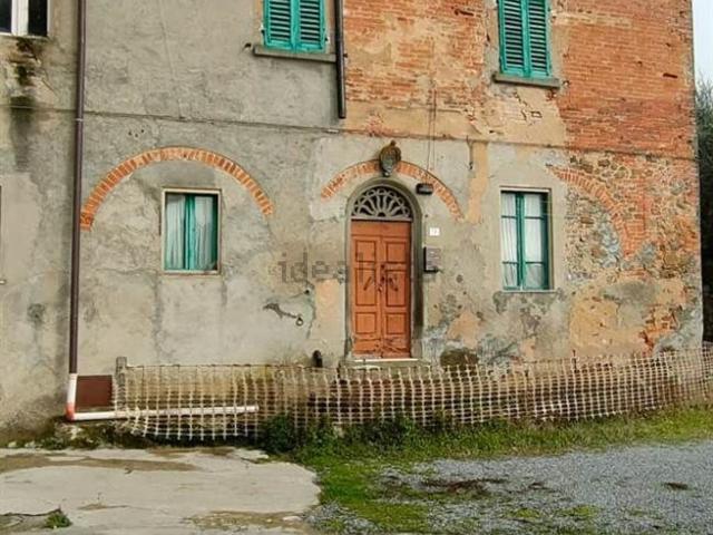 Casa in vendita a Lamporecchio, Toscana