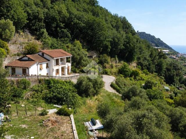Casa in vendita a Vallecrosia Alta, Vallecrosia