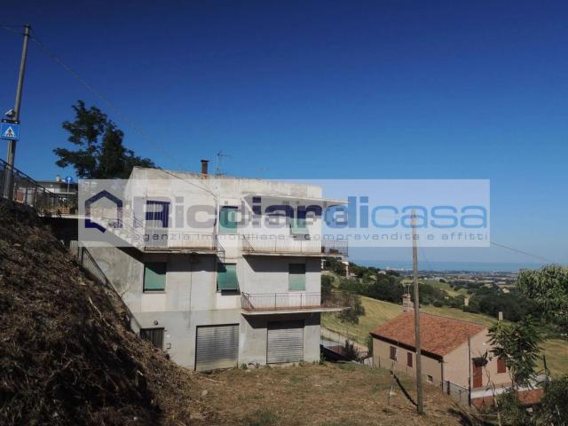 Casa in vendita a Marche, Fermo