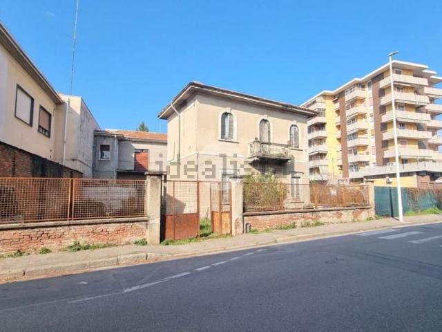Casa in vendita a Busto Arsizio, Lombardia