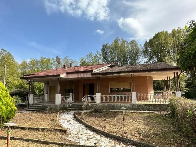 Casa in vendita a Atina Inferiore - Ponte Melfa, Atina
