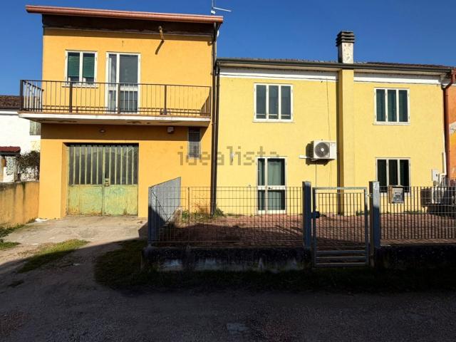 Casa in vendita a Bovolone, Veneto