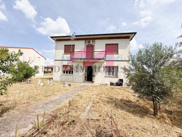 Casa in vendita a Castelmassa, Veneto