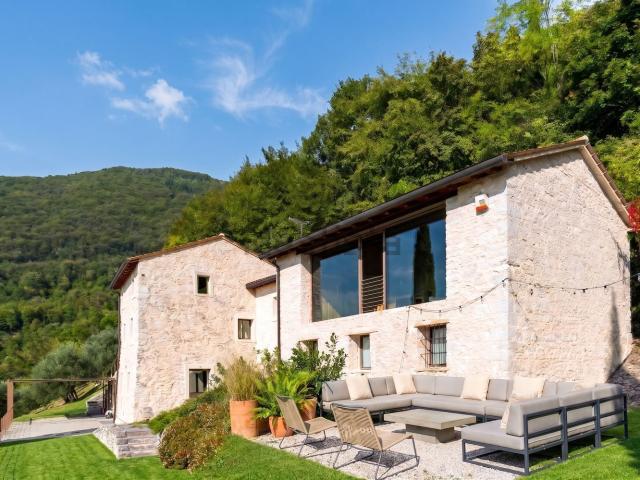 Casa in vendita a Colle Alto, Bassano Del Grappa