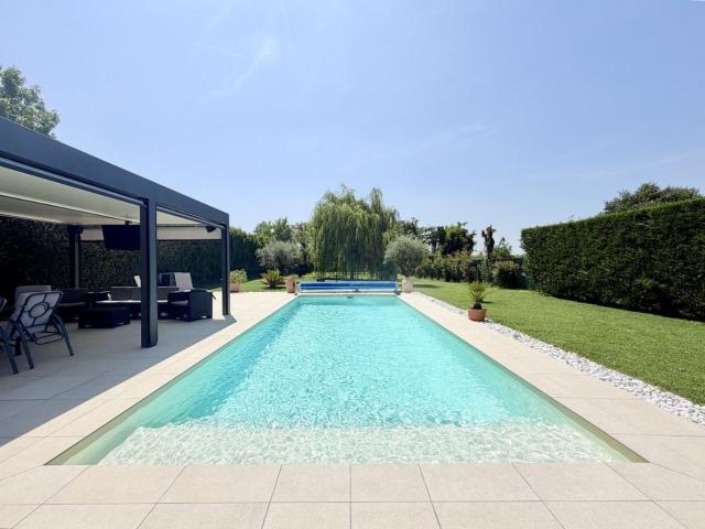 Casa in vendita a Vellezzo Bellini, Lombardia