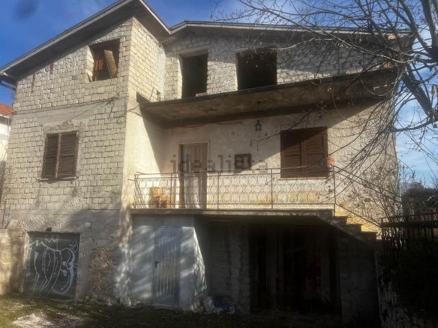 Casa in vendita a Magliano De' Marsi, Abruzzo