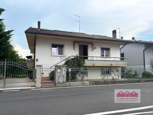 Casa in vendita a Olmo, Creazzo
