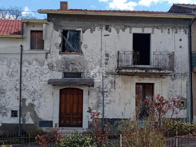 Casa in vendita a Squillani, Roccabascerana