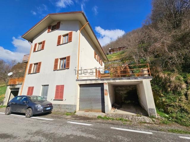 Casa in vendita a Tornolo, Reggio Emilia