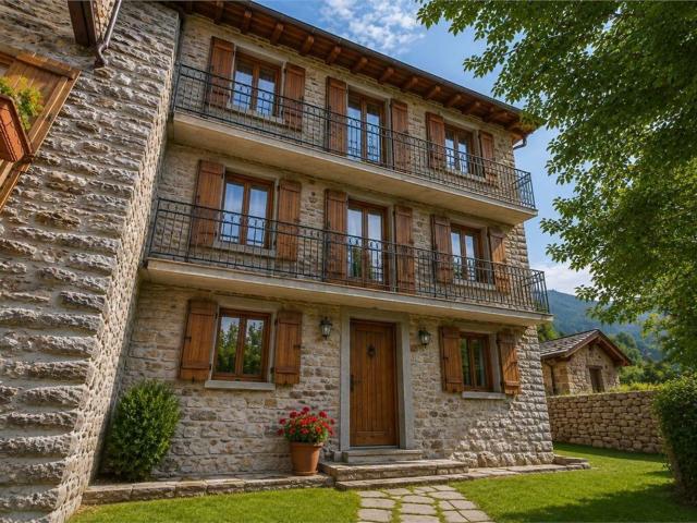 Casa in vendita a San Bernardino, Gromo