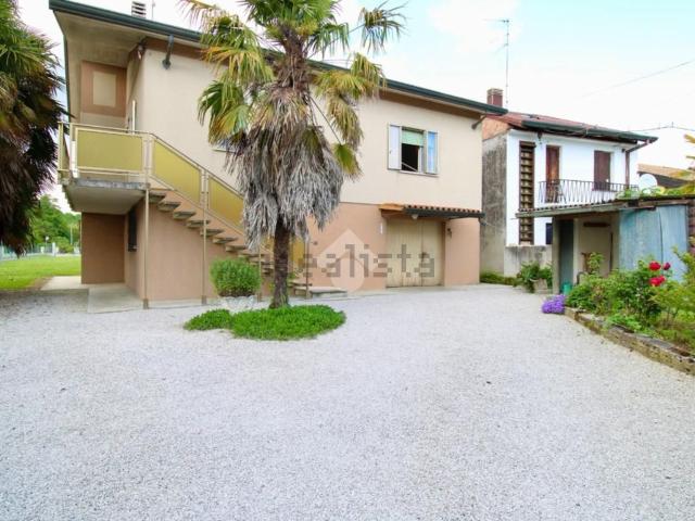 Casa in vendita a Corgnolo / Curgnûi, Castions di Strada / Cjasteons di Strade