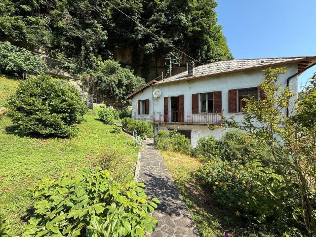 Casa in vendita a Comunità Montana della Valle Brembana, Camerata Cornello