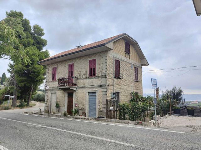 Casa in vendita a Bora Ragnola, Marche
