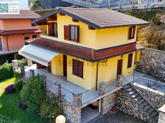 Casa in vendita a Argegno, Como