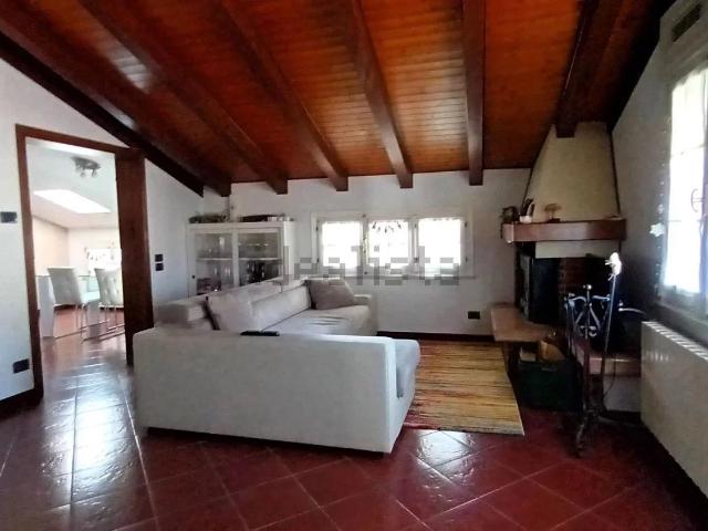 Casa in vendita a Tarzo, Veneto