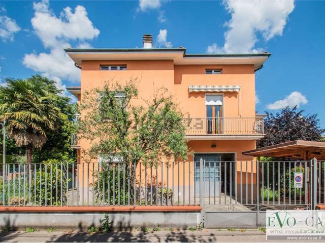 Casa in vendita a Villa, Cassano Magnago