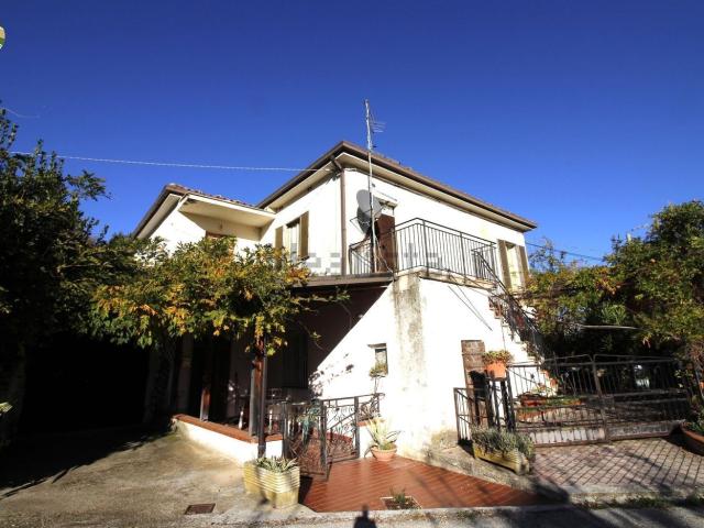 Casa in vendita a Bisenti, Abruzzo