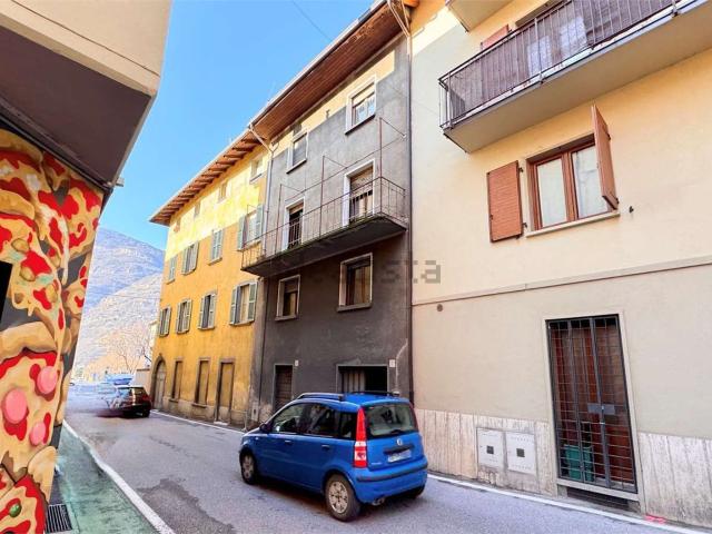 Casa in vendita a Comunità montana della valle Camonica, Esine