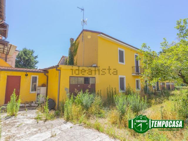 Casa in vendita a Linarolo, Lombardia