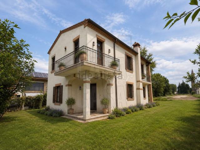 Casa in vendita a Deserto, Este