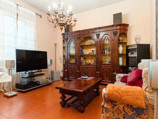 Casa in vendita a Prato, Toscana