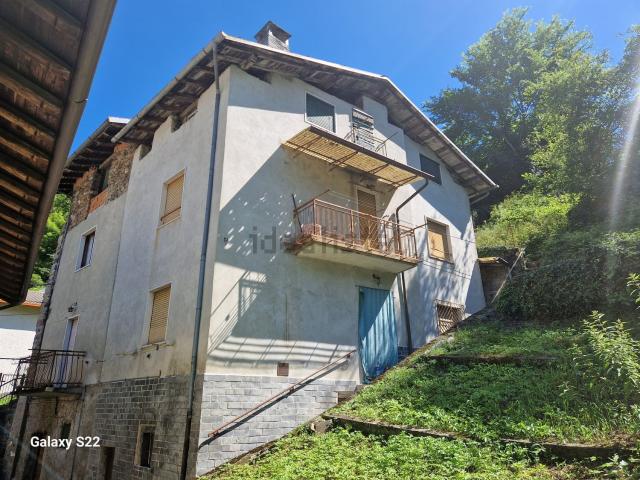 Casa in vendita a Comunità Montana della Valle Brembana, Moio De' Calvi