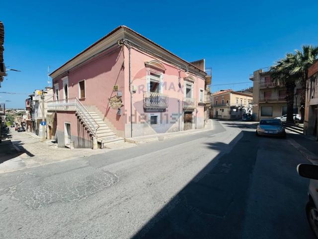Casa in vendita a Comiso, Sicilia