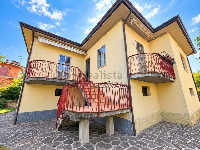 Casa in vendita a Lonato del Garda, Brescia