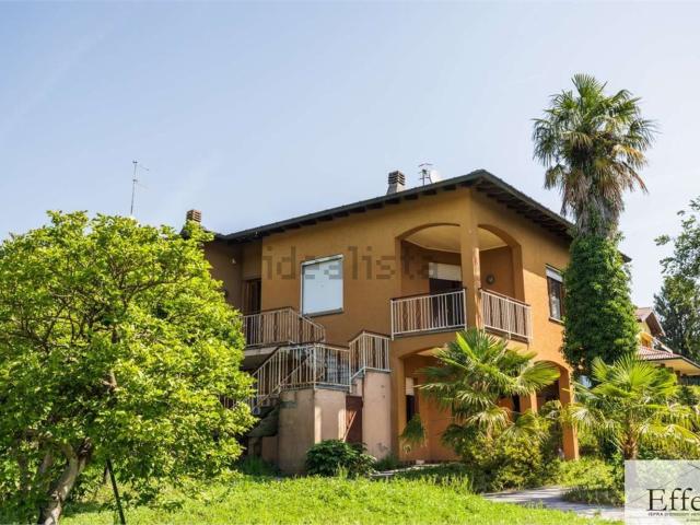 Casa in vendita a Biandronno, Lombardia