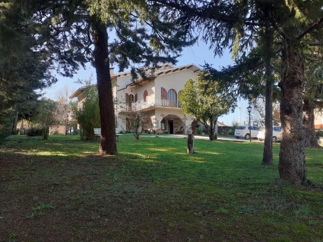 Casa in vendita a Pozzo, Marche