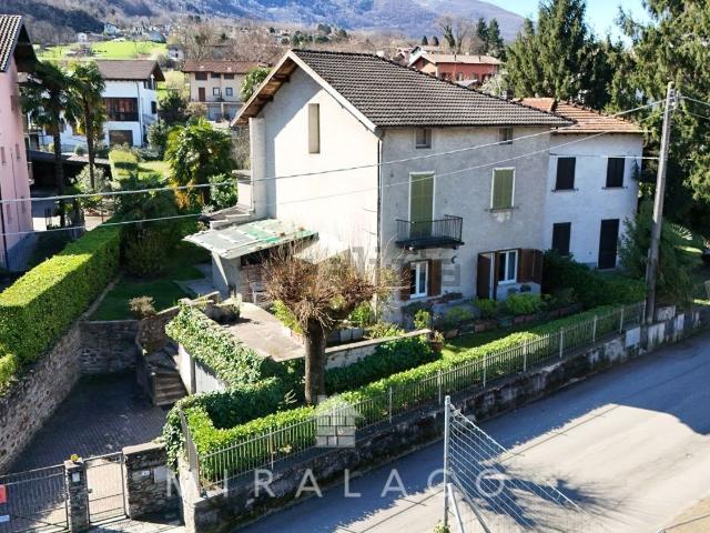 Casa in vendita a Colico, Lombardia